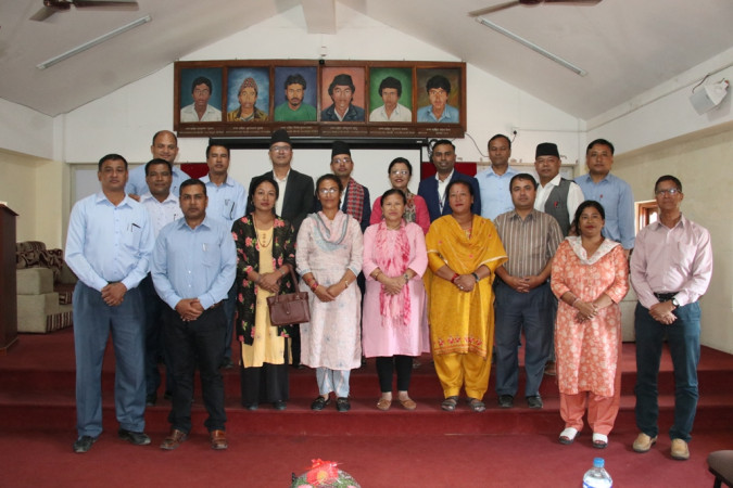 प्रमुख जिल्ला अधिकारी रिजाललाई गरियो बिदाइ