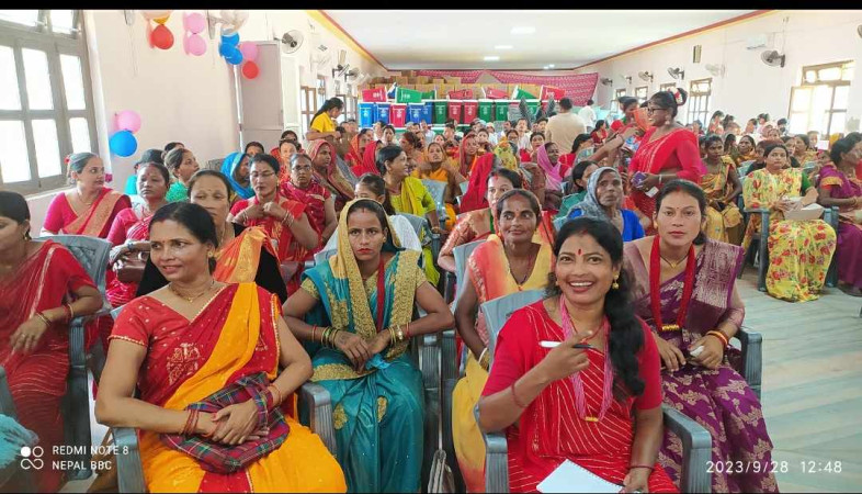 जितिया पर्वको कार्यक्रममा रमाउदै समाजवादी महिला 