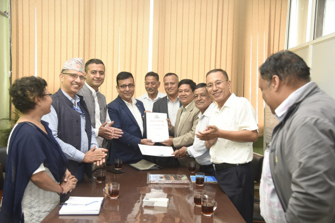 काष्ठमण्डप पुननिर्माण सम्पन्न प्रतिवेदन महानगरपालिकालाई 
