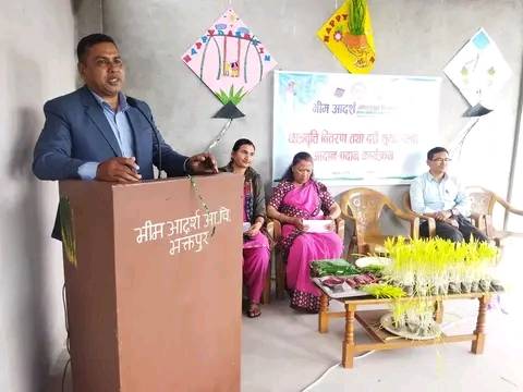 भीम आदर्शमा छात्रवृत्ति तथा शुभकामना आदानप्रदान