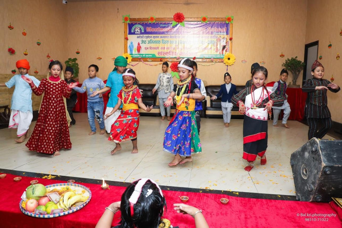 जेष्ठ अभिभावक दिवस तथा जन्मदिन कोषबाट शैक्षिक सामग्री हस्तान्तरण