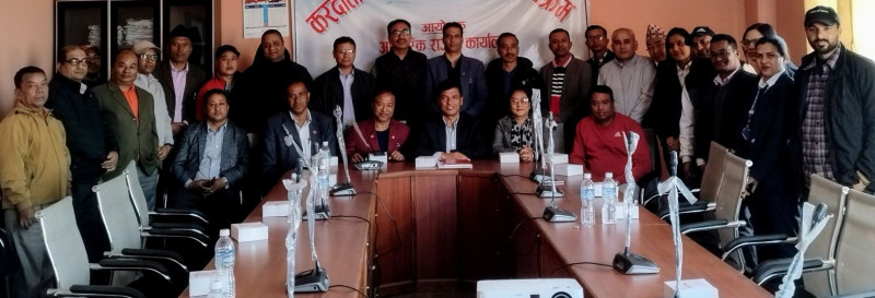 भक्तपुरमा कर सप्ताहको पहिलो दिन पहिलो करदाता सम्मानित