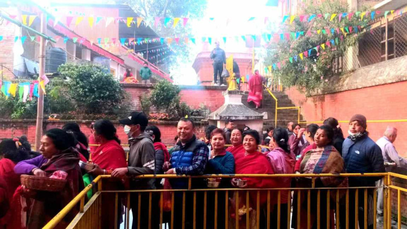 आज सकिमना पुन्हीको दिन भक्तपुरको निलकन्हेश्वर महादेवमा लागेको मेला