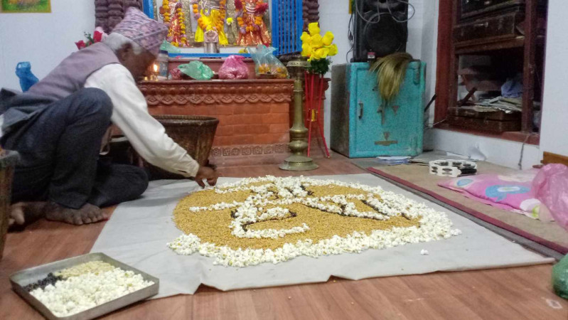 भक्तपुरभरि सवैतिर ठाउँंठाउँंमा गरियो नसा व्वज्या