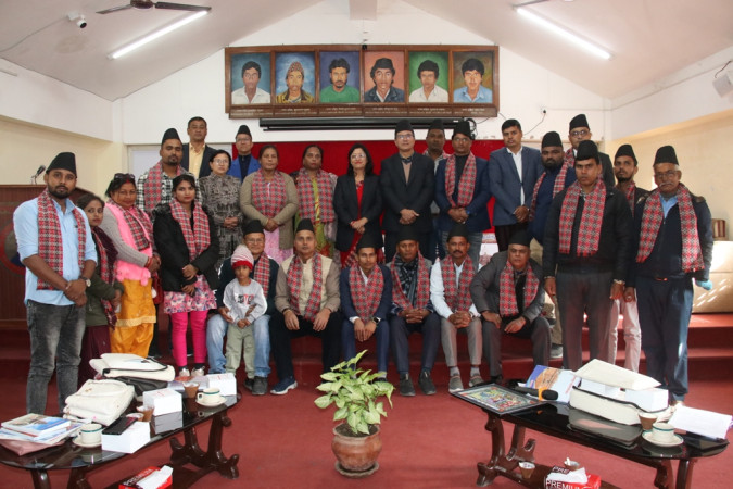 सय वर्षपछिको भक्तपुर र ५० वर्षपछिको नेपाल पुस्तकलाई आधार बनाई काम गर्दै भक्तपुर