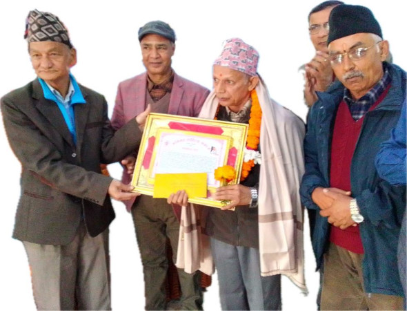 अभिनव साहित्य सदनद्वारा छन्दकवि डिल्लीराज अर्याल सम्मानित 