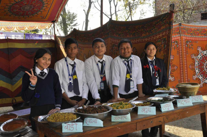 अक्सफोर्ड प्राक्टिकल स्कूलमा संस्कृतिक फुड फेस्टिभल, अभिभावकको घुइचो