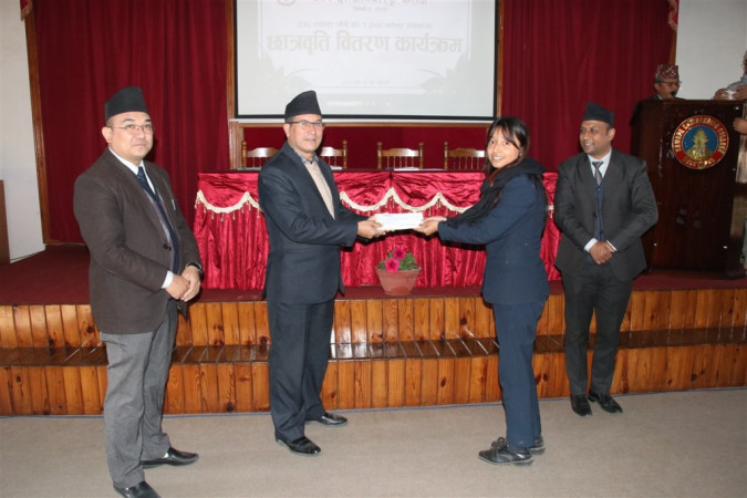 ख्वप इन्जिनियरिङ कलेजका ७१ जना विद्यार्थीलाई ३४ लाखको छात्रवृत्ति वितरण
