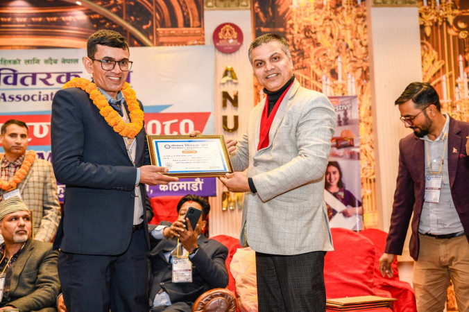 बिजनेस ग्यालरी ट्रेडिङ हाउस कर्मचारी परिवारले दियो बधाई एवं शुभकामना