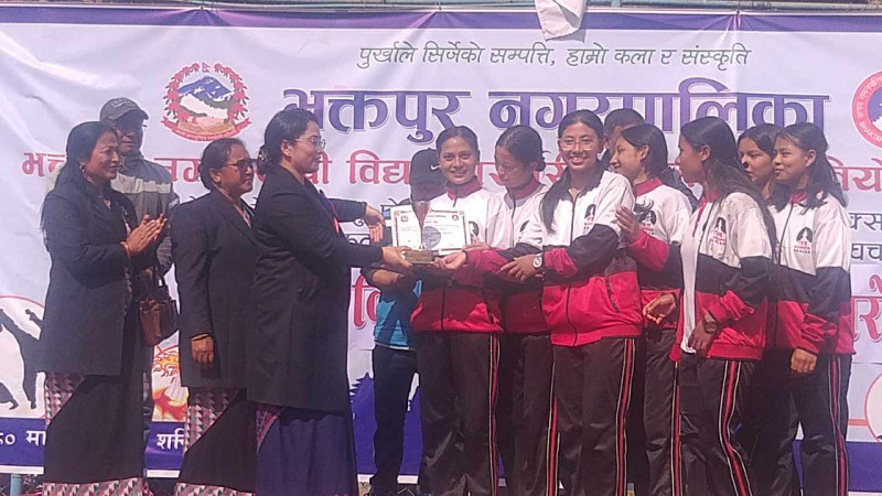 तस्वीरहरुमा भक्तपुर नगरव्यापी विद्यालयस्तरीय खेलकुद प्रतियोगिता 