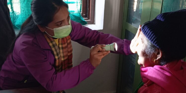 निःशुल्क आँखा शिविरबाट चार सय भन्दा बढी नागरीकहरु लाभान्वित 