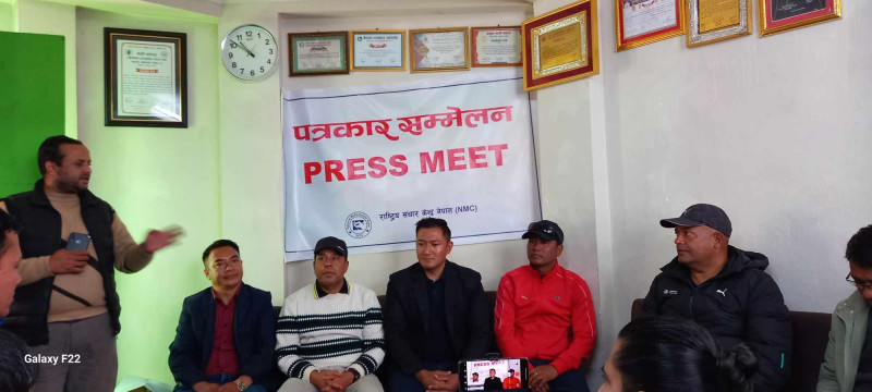 भक्तपुरका डीएसपीविरुद्ध पत्रकार सम्मेलन (पीडितको फोटोसहित)