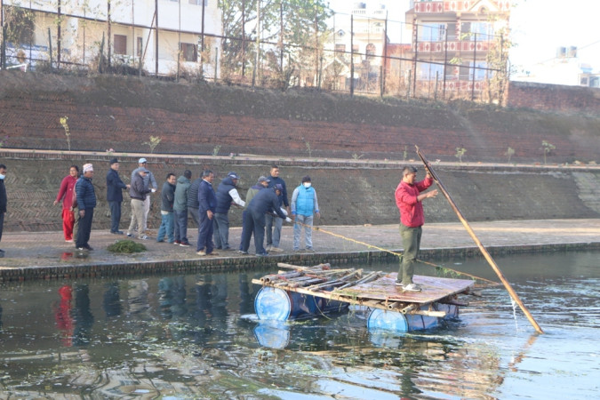 ऐतिहासिक भाजु पुखूको यसरी गरियो सरसफाई (फोटो कथा)