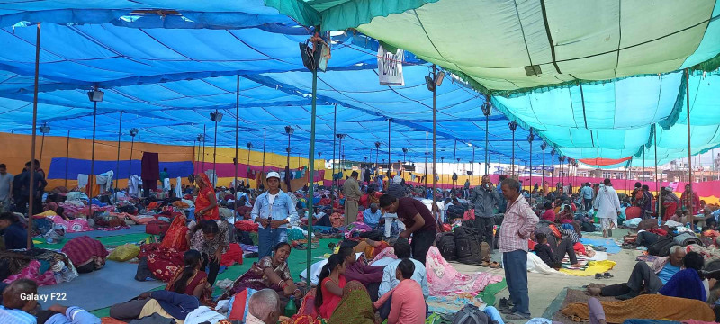 सल्लाघारीमा भारतीयको भीड (तस्वीर कथा)