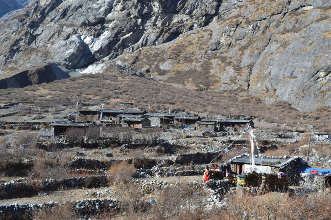 सकियो “दुई दशकमा लाङटाङ ः प्रकृति, विविधता, भुकम्प, र जीवन” बारेको फोटो प्रदर्शनी 