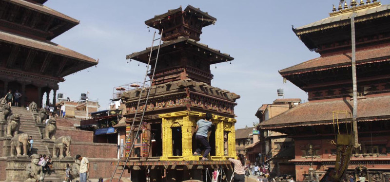 तीन पृष्ठ लामो विस्का तालिका सार्वजनिक