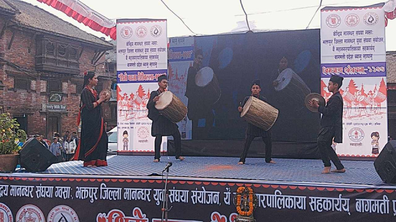 तस्वीरमा दतात्रयमा भएको उपत्यकाव्यापी धिमे बाजा प्रतियोगिता 