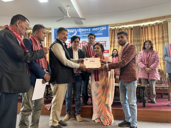 पत्रकार रिसव गौतम सम्मानित