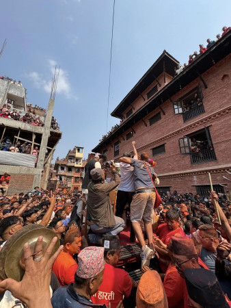 उनलाई बोडेबासीले जयजयकार गरे