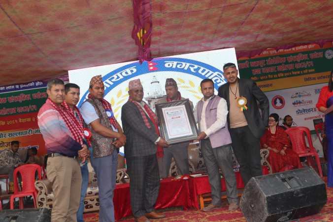 भक्तपुरका पत्रकार ढकाल सम्मानित