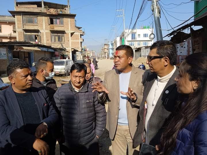 जव मेयर आफैं सडकमा नाराजुलश गर्न पुगे......