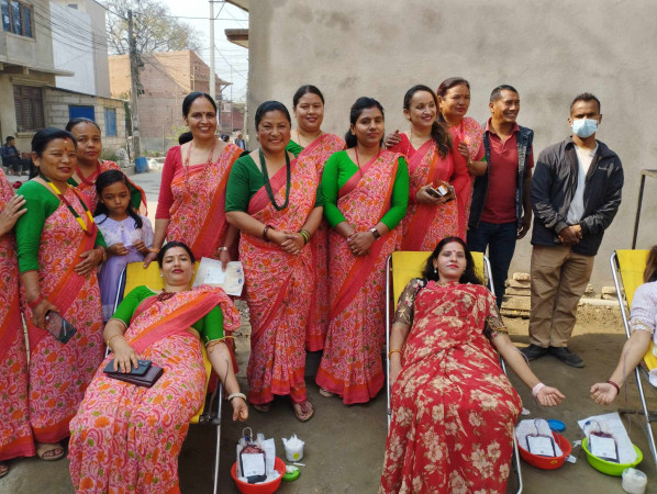 निकोसेराका १८ पुरुष र १५ महिलाले गरे रक्तदान