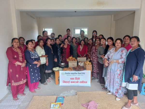 मिठाई बनाउने तालिममा रमाए सिपाडोलका महिलाहरु
