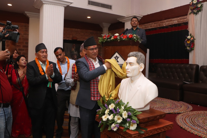 स्वर्गीय अखण्डप्रसाद धौभडेलको सालिक अनावरण 