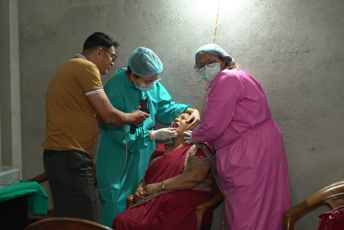 स्वास्थ्य चेकजाँच गर्न दुई घण्टा हिंड्नुपर्ने बाध्यता