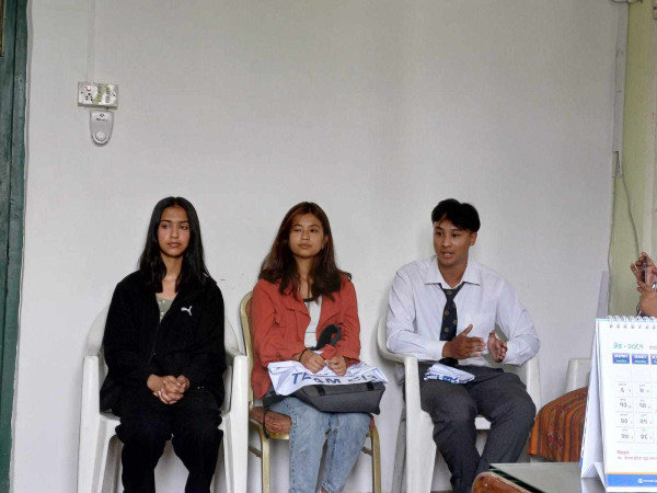 नेकका तीन विद्यार्थी मुम्वई जाँंदै 