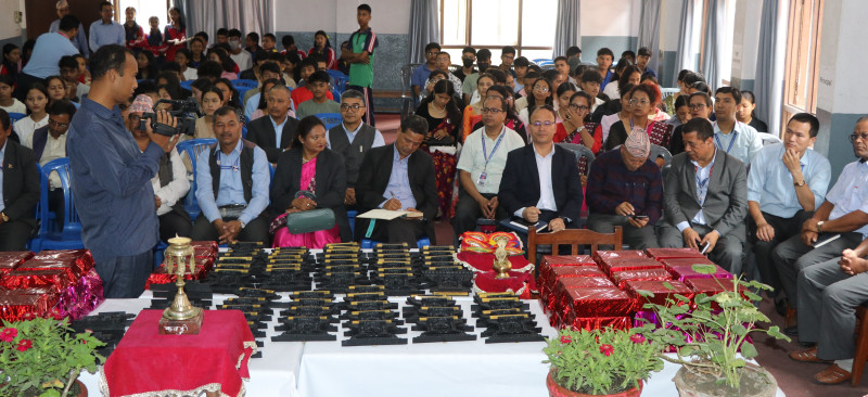 उच्च जीपीए ल्याएका विद्यार्थीलाई बधाई तथा शुभकामना दिइयो 