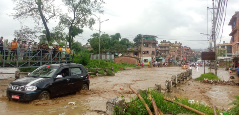 थुसाचामा कोलाहल ः हजारौ भीड (तस्वीरहरुसहित) 
