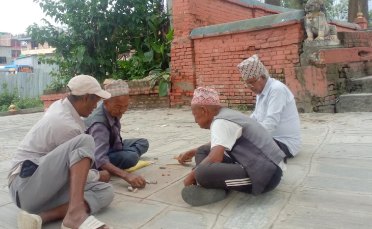 समय त विताउनै परयो नि त 