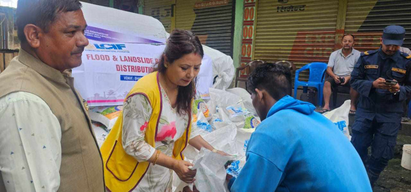 गोरखा र बागलुङका बाढी पहिरोपिडितलाई लायन्स क्लबको सहयोग 