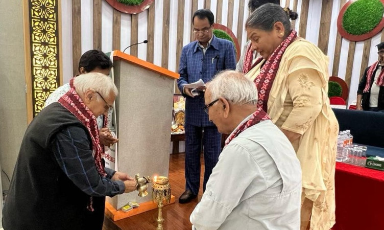 तीर्थराज अधिकारीकृत ‘सारवत’ परिचर्चा तथा साक्षात्कार 