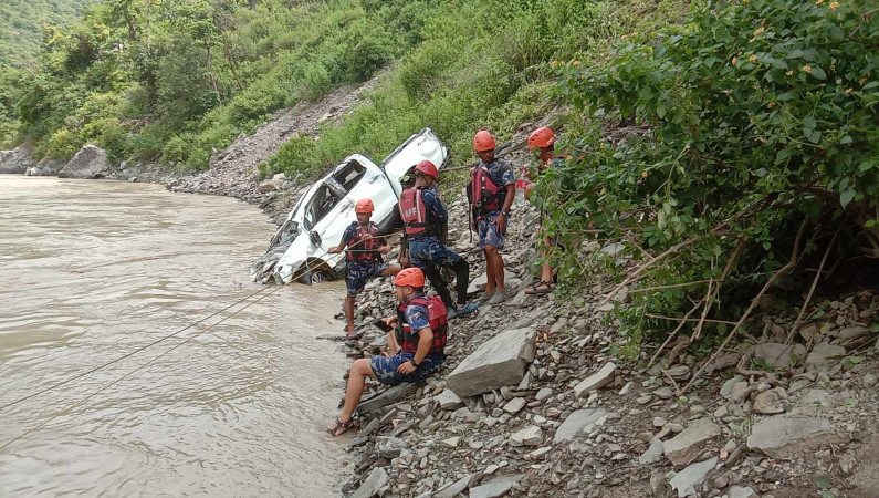 १५ दिनदेखि अझै बेपता ः सानी छोरी भन्छिन् बाबा खोई ? 