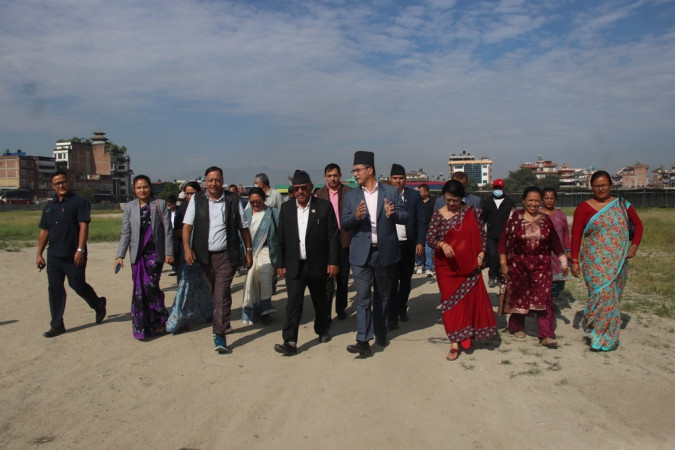 प्रतिनिधिसभाअन्तर्गत शिक्षा, स्वास्थ तथा सूचना प्रविधि समितिका माननीयहरू सल्लाघारीस्थित १०८ रोपनी जग्गा निरीक्षणमा
