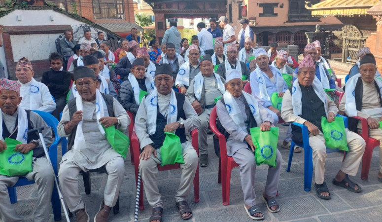 जेष्ठ नागरिकलाई सम्मान 