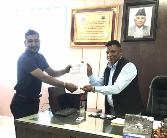 रास्वपा चाँंगुले बुझायो नगर प्रमुखलाई ज्ञापनपत्र