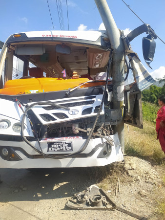 चाँंगुमा गम्भीर दुर्घटना ः दर्जन वढी घाइते, ७ जनाको अवस्था चिन्ताजनक