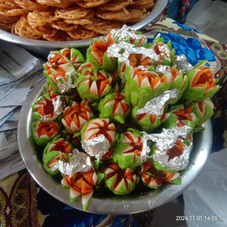 भक्तपुरका ठाउँंठाउँंमा मिठाई पसलहरु अनुगमन ः अखाद्य कलर राखेर बेचिएका मिठाइहरु जफत 