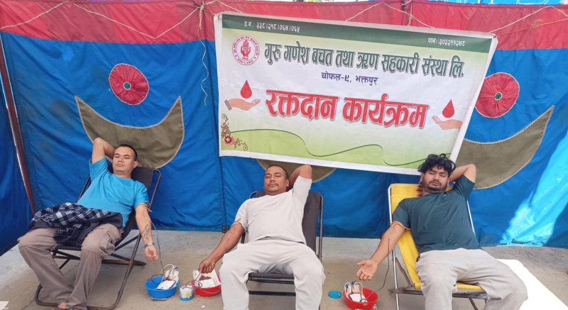 च्याम्हासिंहमा रक्तदान ः ५ महिलासहित ३६ जनाले दिए रगत