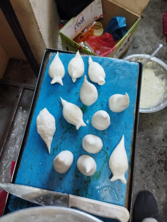 विद्यार्थीले आफैं बनाए स्कुलमा खानाका परिकार