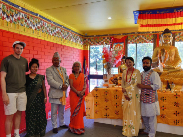 वुद्धको मूर्ति लुम्बिनी-कपिलवस्तु विस्व अभियानका तर्फबाट मेलबर्नको नेपाली मन्दिरलाई हस्तान्तरण