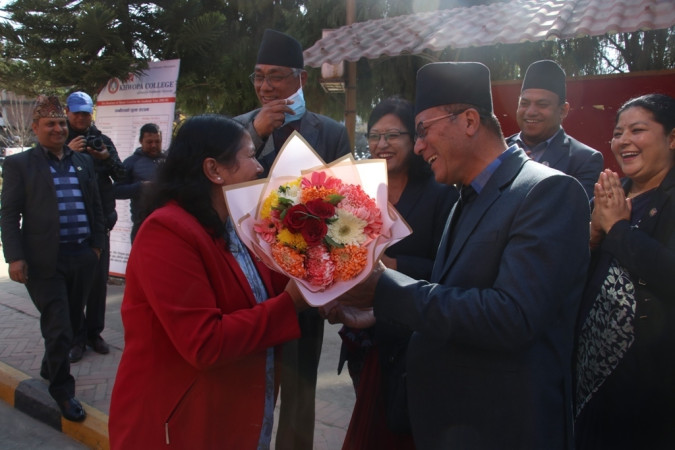 शिक्षामन्त्रीसमक्ष ख्वप विश्वविद्यालय विधेयक अगाडि बढाउन जोड