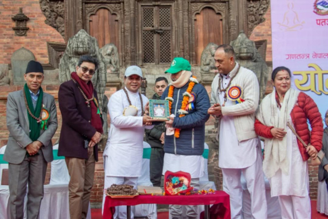 पूर्वराष्ट्रपति डा. यादवद्वारा योगको महत्वबारे चर्चा 