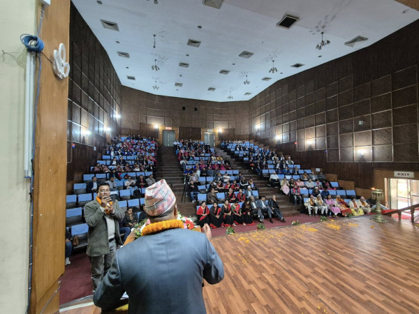 राजा चाहिए मै छु ः दुर्लभ थापा